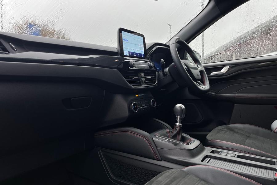 Ford KUGA Photo autoimg-8e29deaadc0044ab38abcfae5223329a0559efb8.jpg