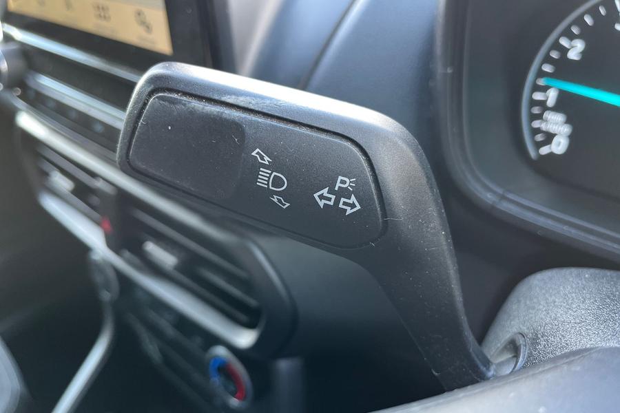 Ford ECOSPORT Photo autoimg-8e2a239f2c7cc55858a8108ea4bd8e76c778ab3f.jpg