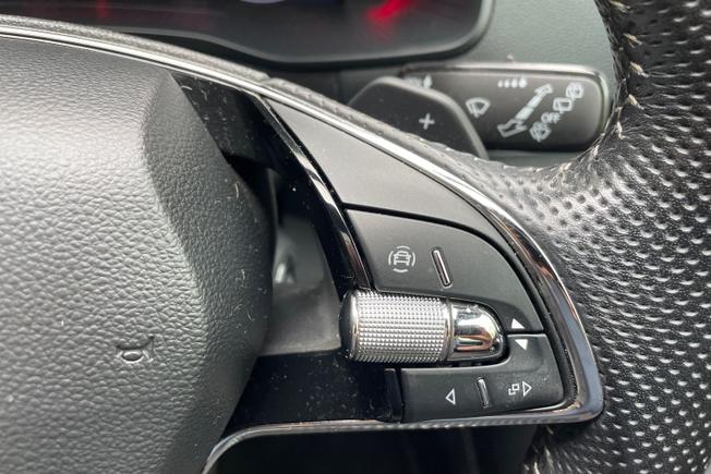 ŠKODA Karoq Photo 17
