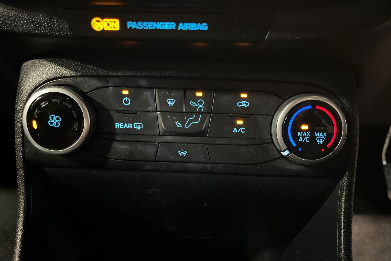 Ford FIESTA Photo 34
