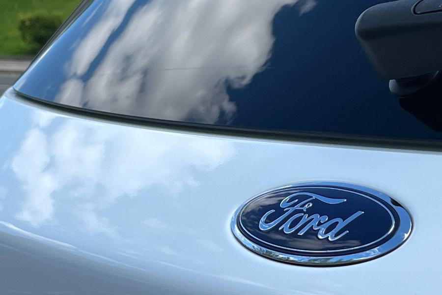 Ford KUGA Photo autoimg-8e2ea0c9172030bfd6e6e9aa2ff880af5b45b87a.jpg