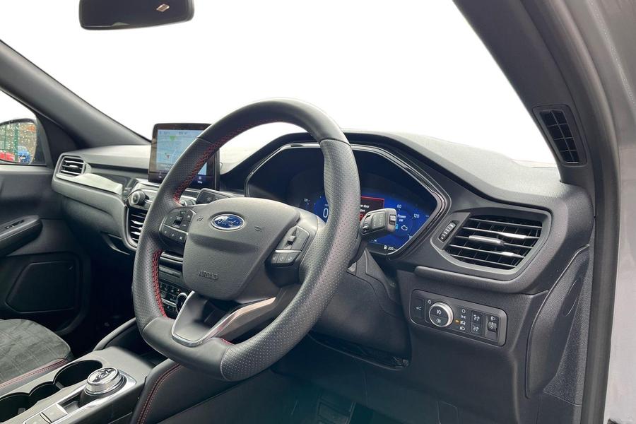 Ford KUGA Photo autoimg-8e32791f4afa2cbd0b96c72681f9d53d1a95086e.jpg
