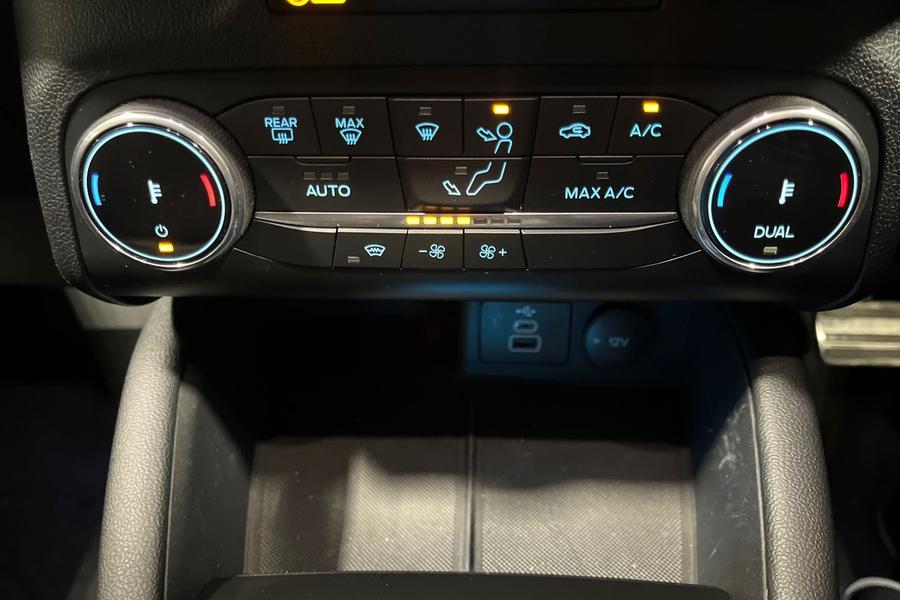 Ford KUGA Photo autoimg-8e349e6bec7f0f90515a7576d55bf062af22047a.jpg