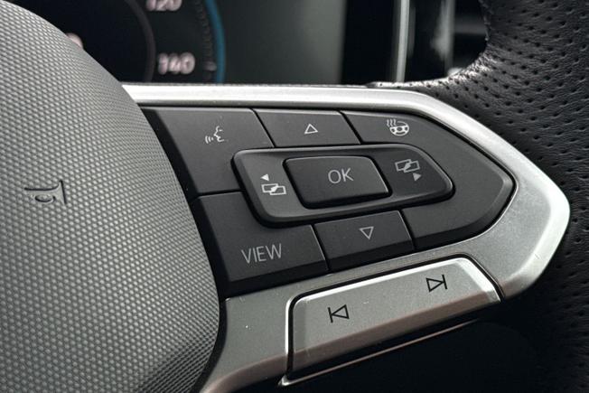 VOLKSWAGEN Touareg Photo 17
