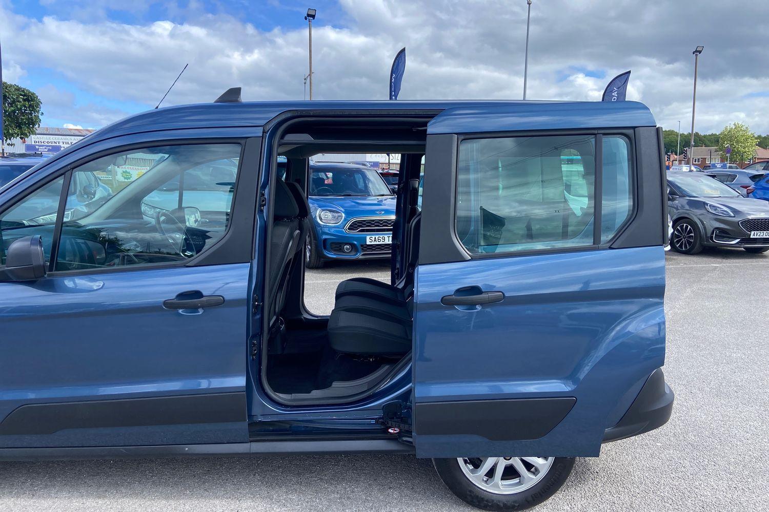 Ford TOURNEO CONNECT Photo 29