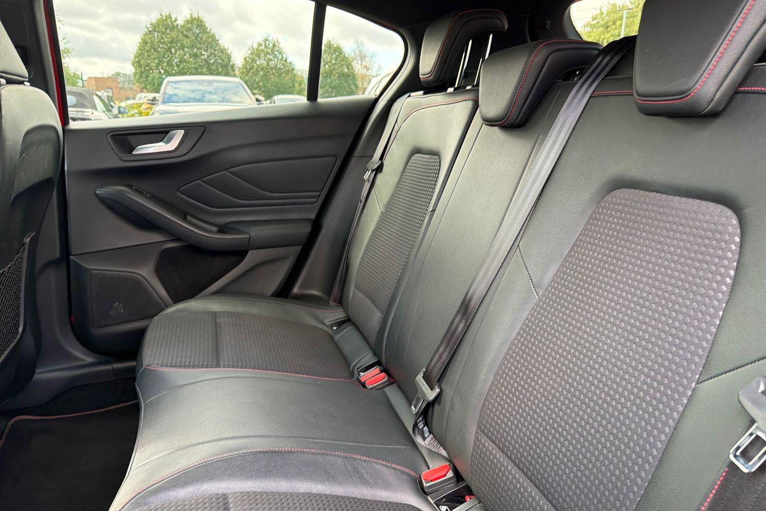 Ford FOCUS Photo 19