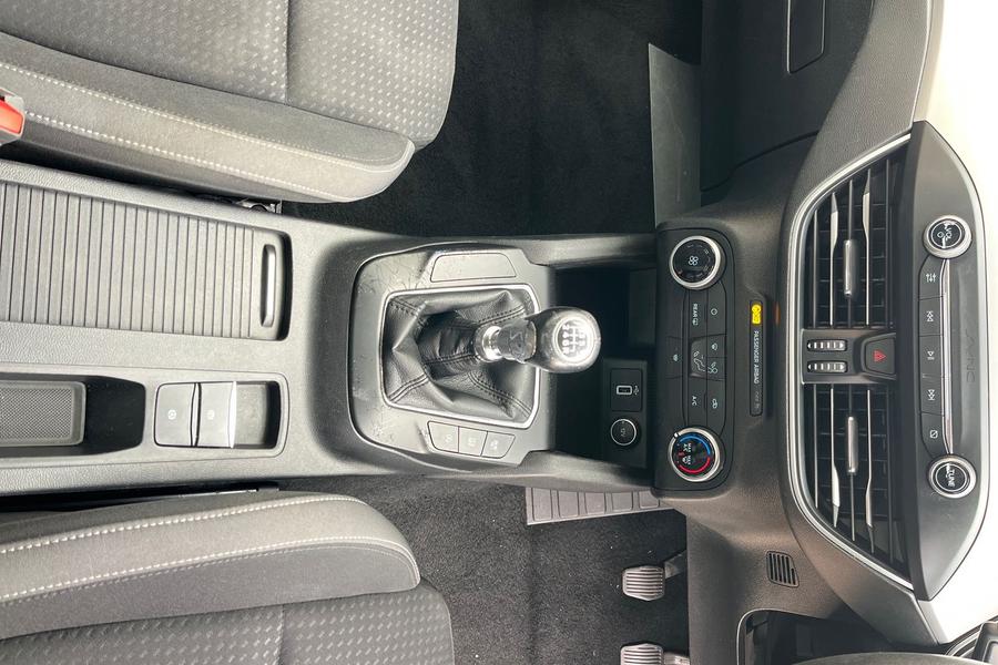 Ford Focus Photo autoimg-8e47529bf02c881a65c943ab159bc67c31a572a6.jpg