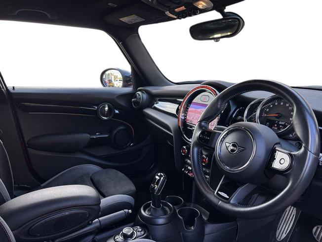 MINI Hatch Photo 6