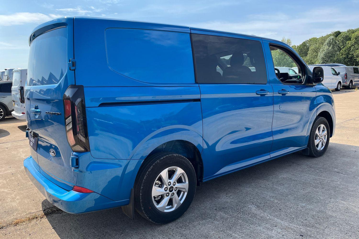 Ford TRANSIT CUSTOM Photo 25