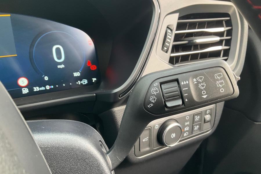 Ford Kuga Photo autoimg-8e585fcdd020c5a0ff1b8047cbdf9df11ce81879.jpg