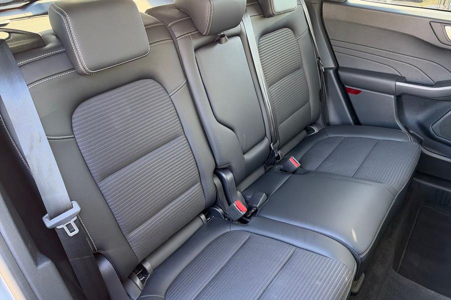 Ford KUGA Photo autoimg-8e5cdad6e11c44e6d039ae7791219d2bb6216289.jpg