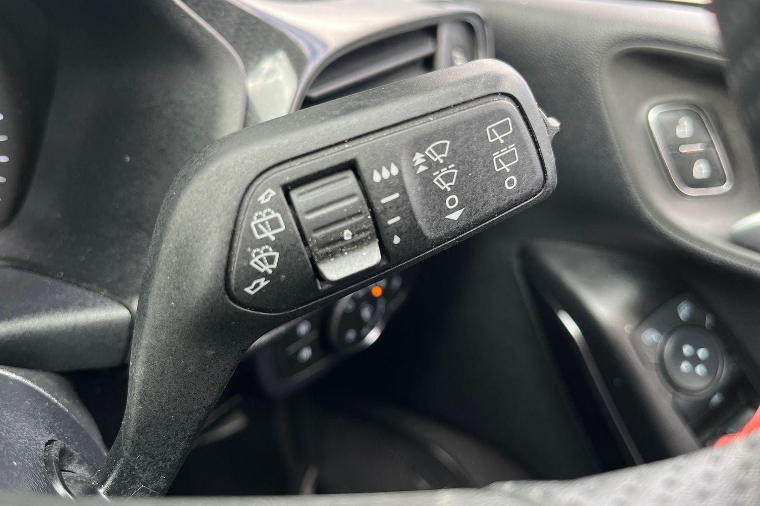 Ford FIESTA Photo 14