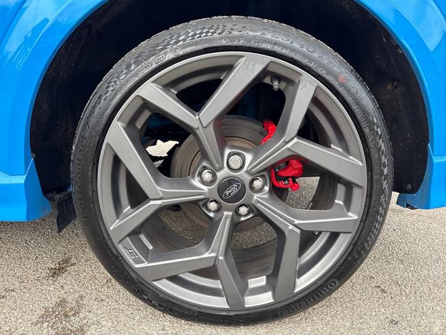 FORD Puma Photo 36