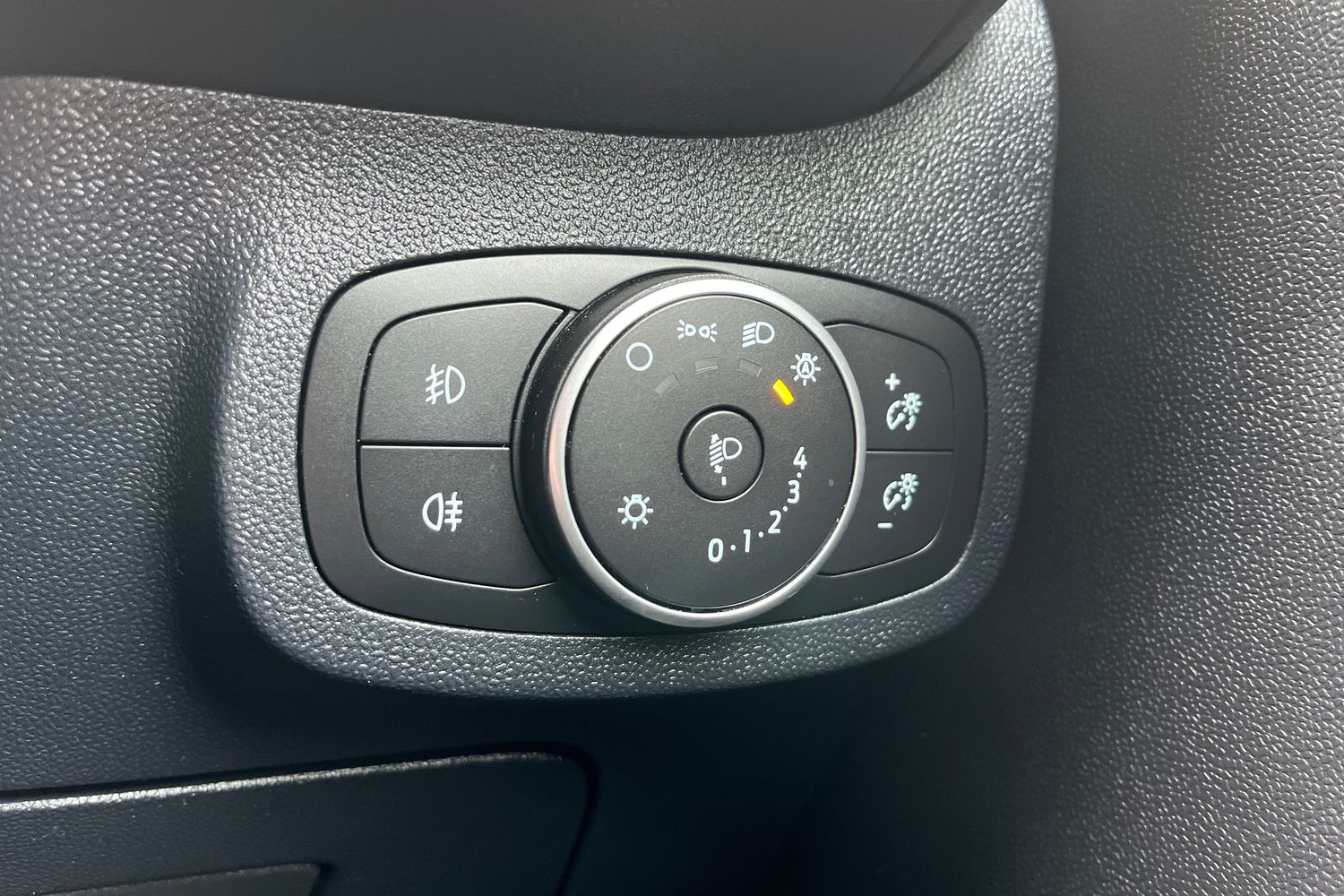 Ford Fiesta Photo 36
