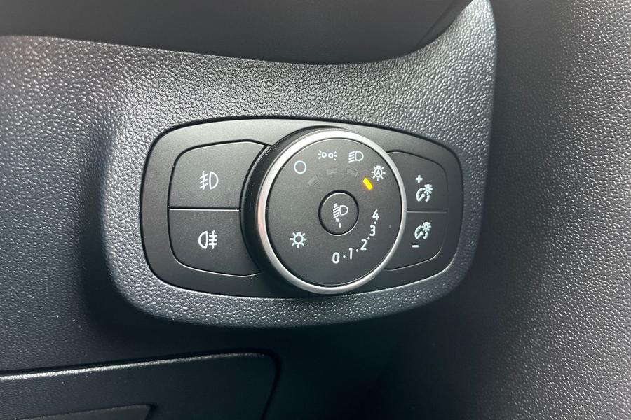 Ford Fiesta Photo autoimg-8e6ed51d5fc845f8d7961e569bc2dc33c01308de.jpg