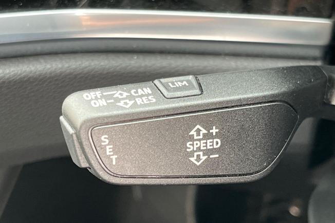 AUDI Q3 Photo 24