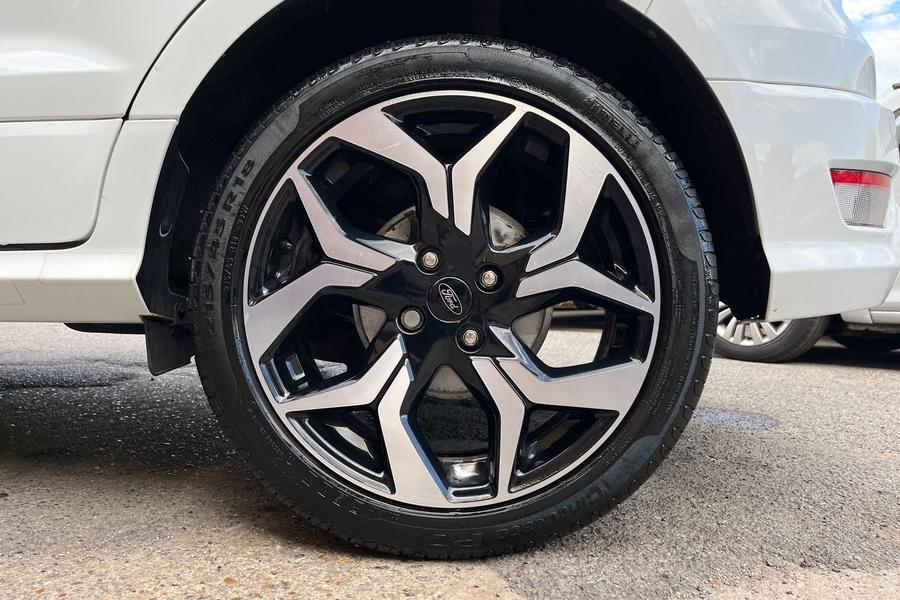Ford ECOSPORT Photo autoimg-8e758e17135b5c6e59bc5cf2d70c8a91d904b30d.jpg