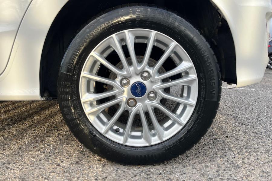 Ford KA+ Photo autoimg-8e778a67556acdcba12a3216a205c987c2d62847.jpg
