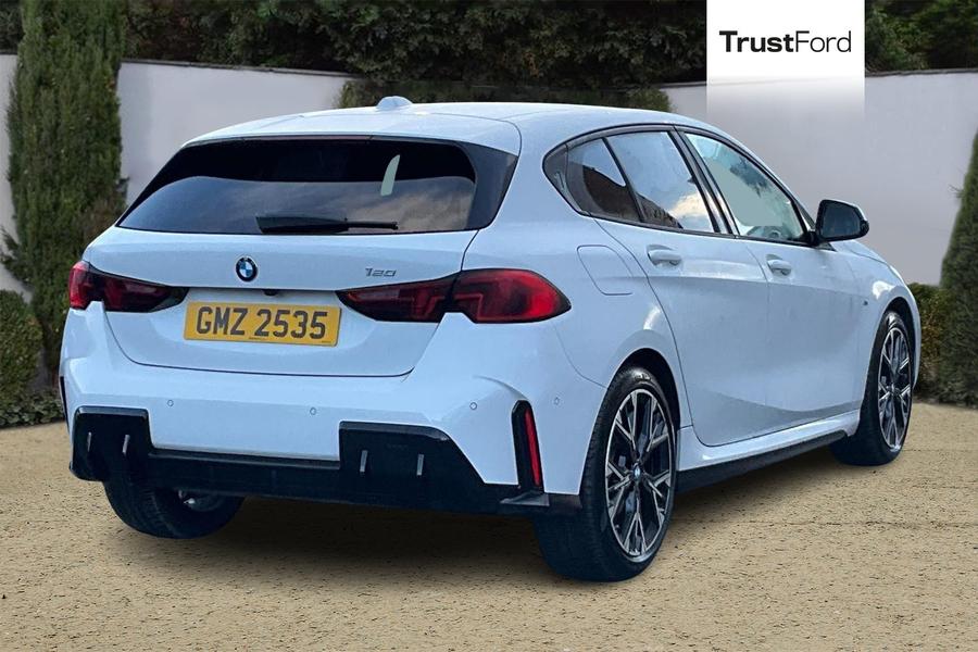 BMW 1 SERIES Photo autoimg-8e8276c2359298b465c1fa787b624bb11f6081b3.jpg