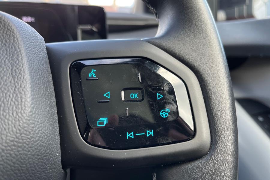 Ford Explorer Photo autoimg-8e84144337230f9250f20725ddbb2f380c457312.jpg