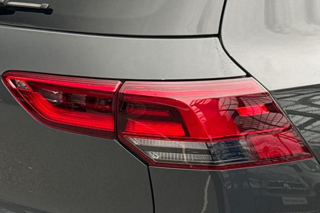 VOLKSWAGEN Golf Photo 18