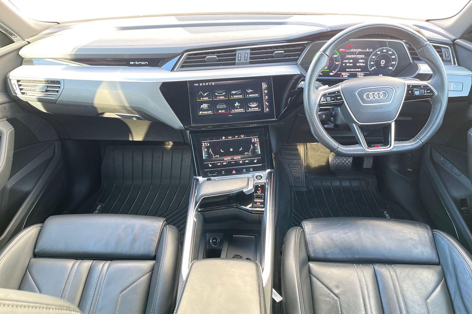 Audi E-TRON Photo 9
