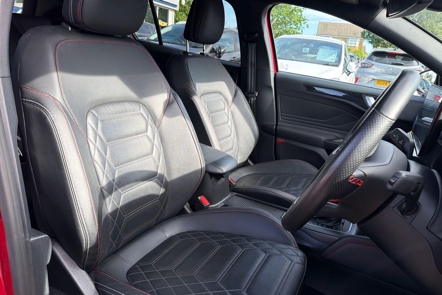 Ford FOCUS Photo 16