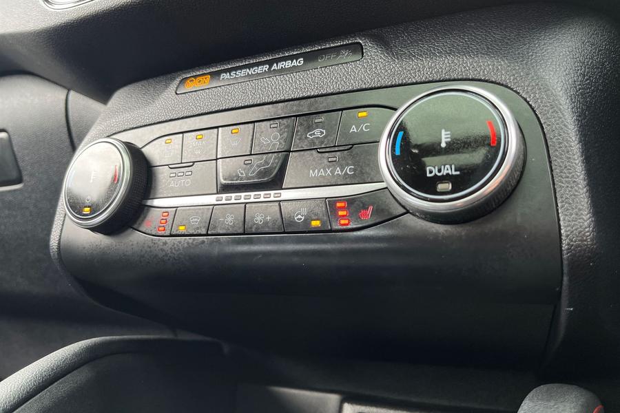 Ford Kuga Photo autoimg-8e9154ace8d8228e94475646c82203040903cd84.jpg