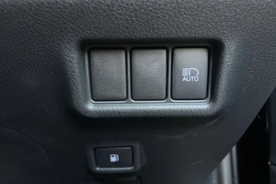 Toyota C-HR Photo autoimg-8e94b66a986b93fb88d86b0aee1e6fa9c1acf3b3.jpg