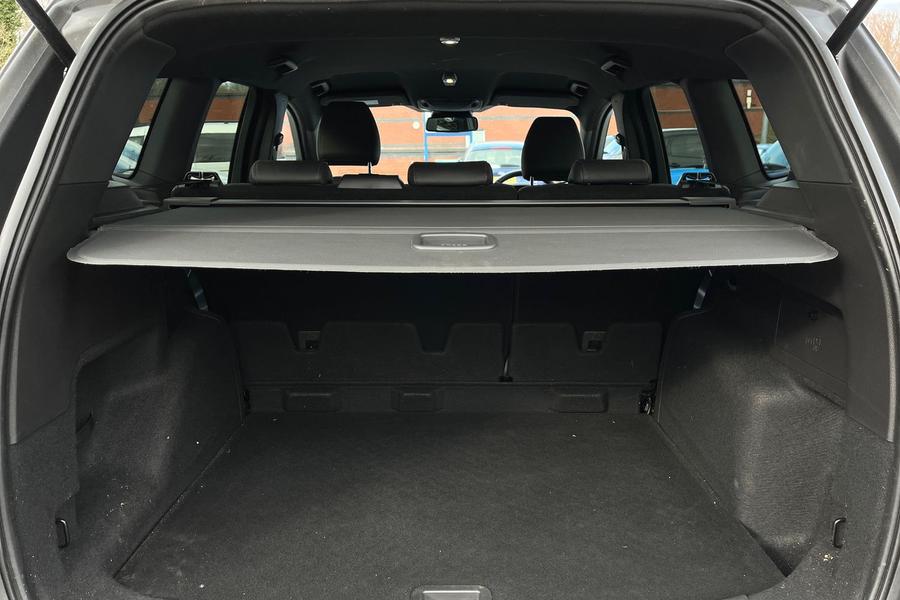 Ford Kuga Photo autoimg-8e990f2d2921e34eac08229ec3276ecaca83a40d.jpg