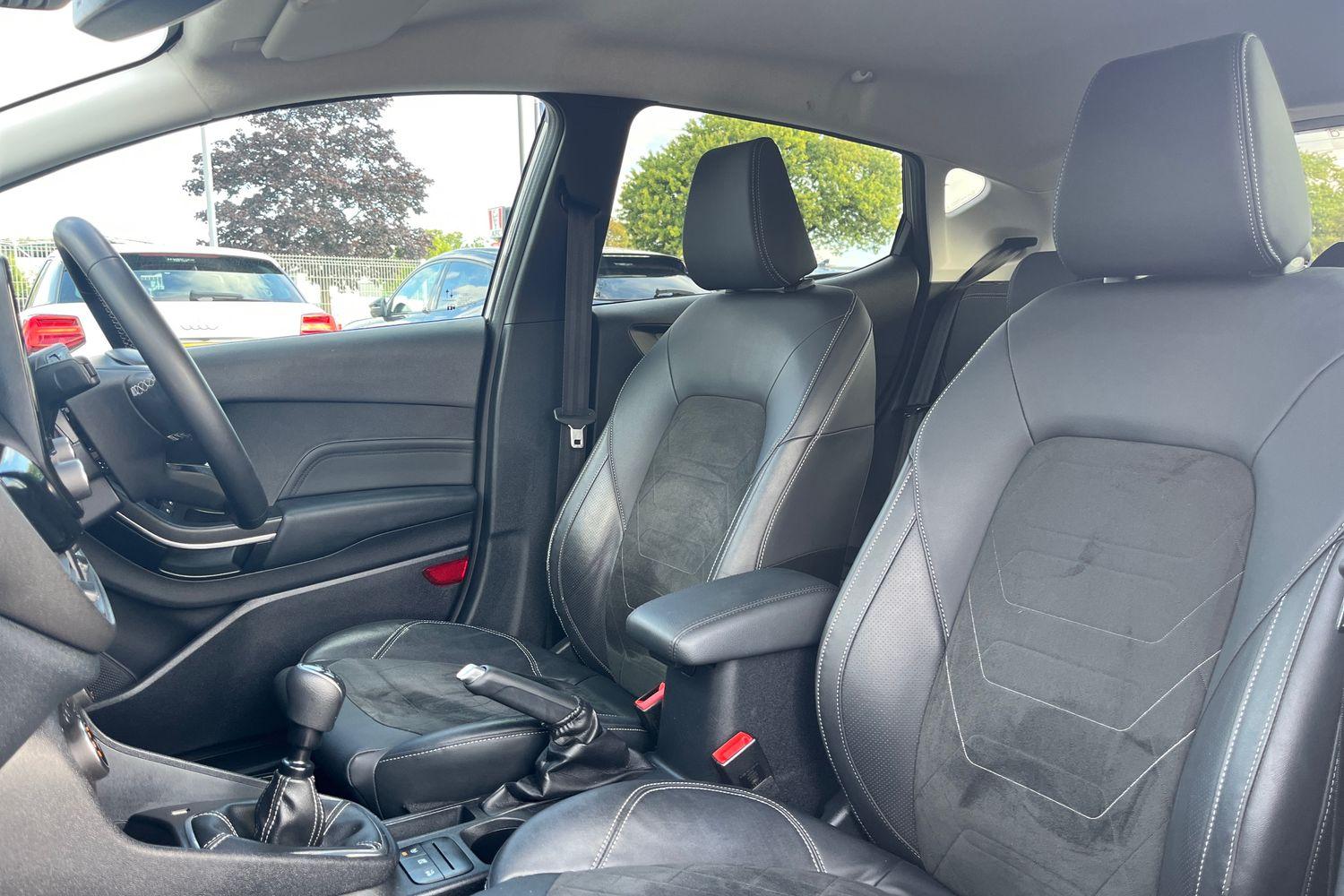 Ford Fiesta Photo 18