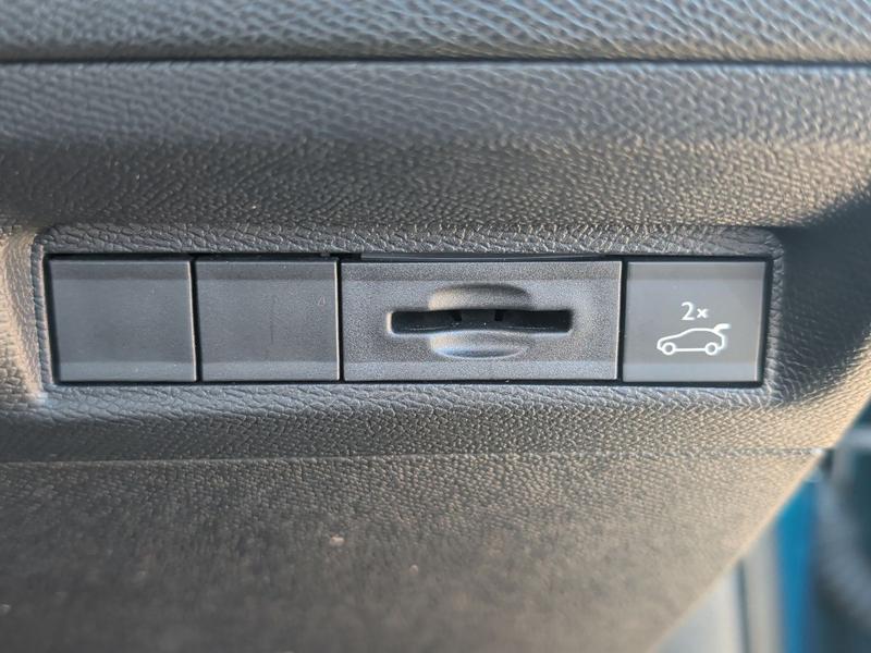 Used Peugeot 408 KM25UWU 42