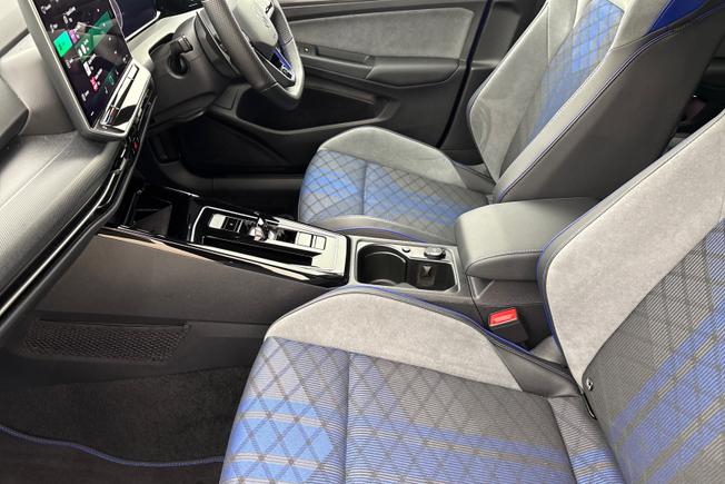 VOLKSWAGEN Golf Photo 33