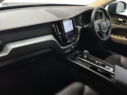 VOLVO XC60 Photo 2