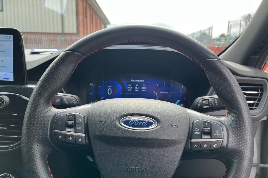 Ford KUGA Photo autoimg-8ea500ba6197266c24a0ea3fcacc48239a2573a6.jpg