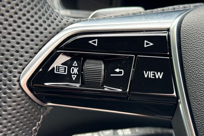 Audi A6 Saloon Photo 16