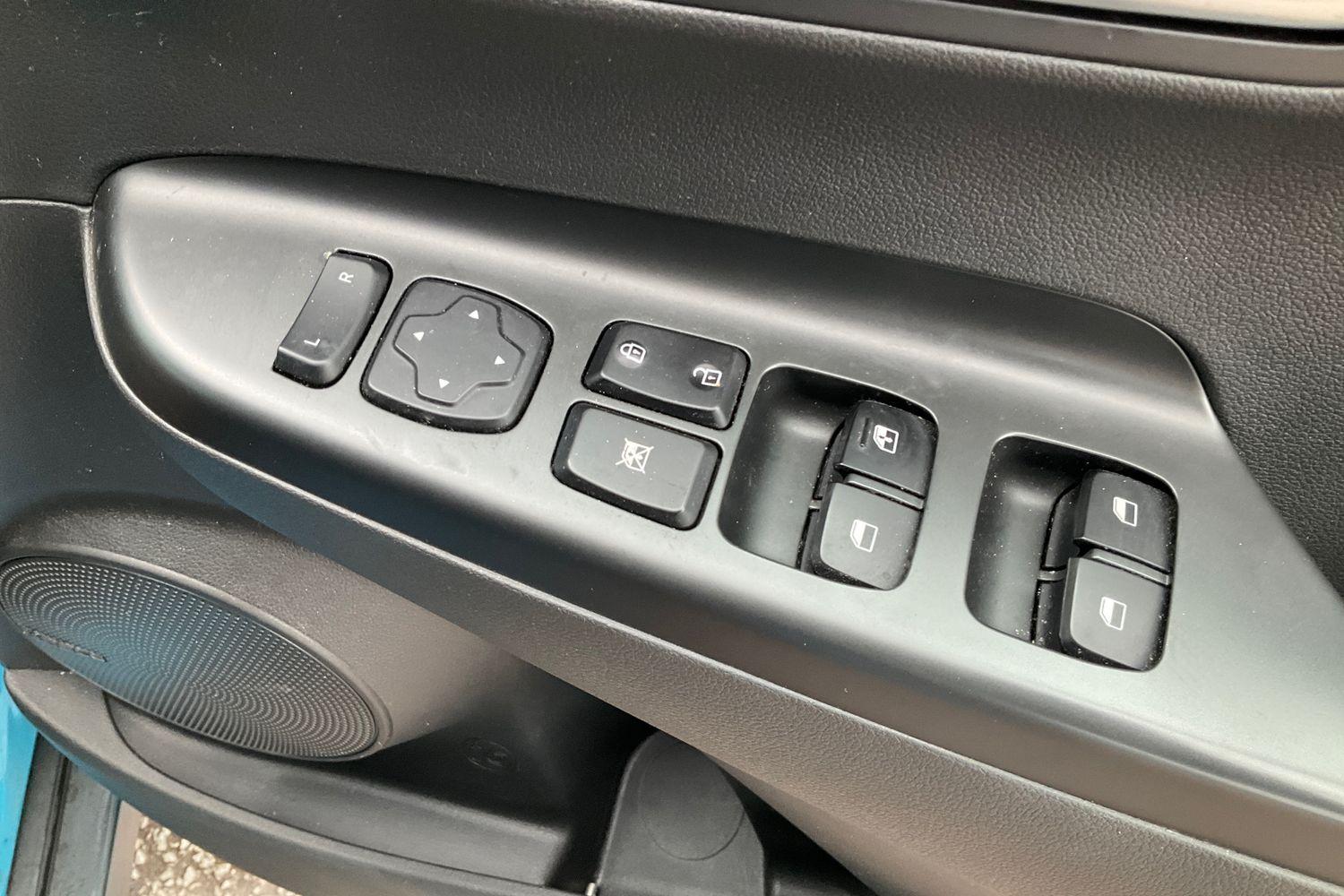 Hyundai KONA Photo 15