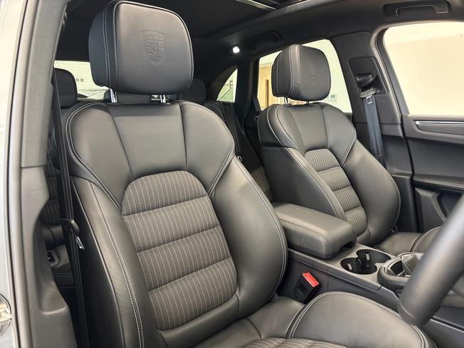 PORSCHE Macan Photo 14