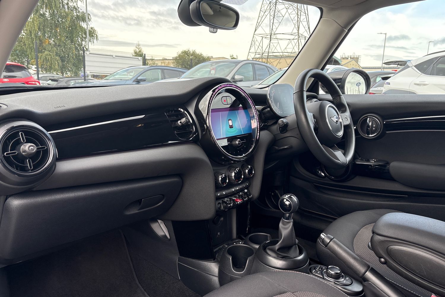 MINI HATCHBACK Photo 17