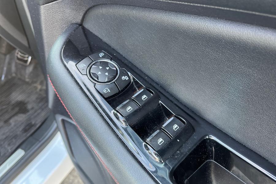 Ford EDGE Photo autoimg-8eb8a3a9d78e0fb79b0f48e165e3209c73e0440f.jpg