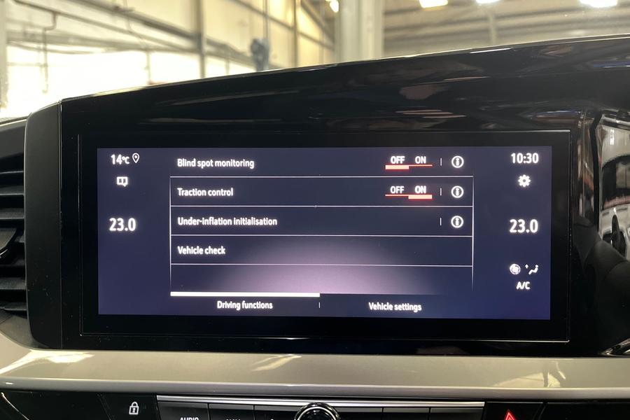 Vauxhall MOKKA Photo autoimg-8ebafec6b921d06a83a0147288614b6a1c10977e.jpg