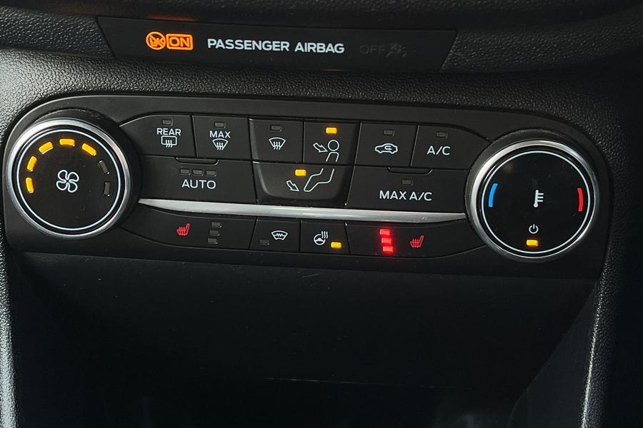 Ford FIESTA Photo autoimg-8ebc53dc384e08315f59b05d219d9800f28cbe44.jpg