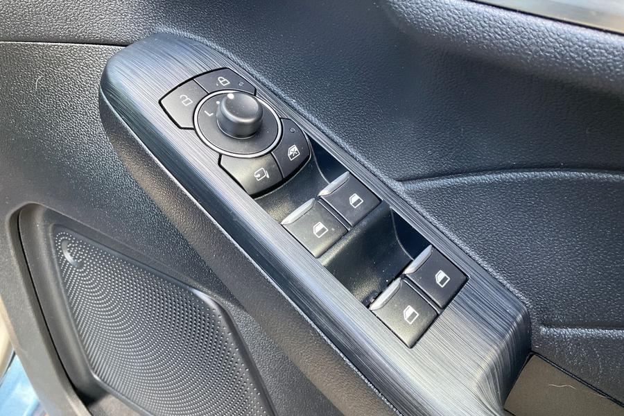 Ford Kuga Photo autoimg-8ebca3ba097887de86cc2c12fb7bbc8166839e14.jpg