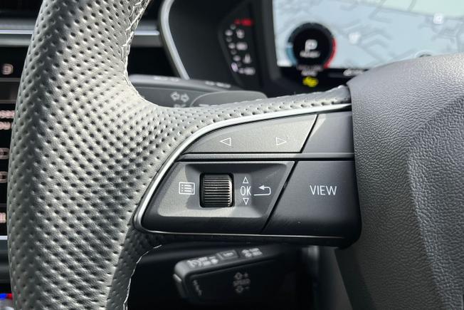 AUDI Q3 Photo 16