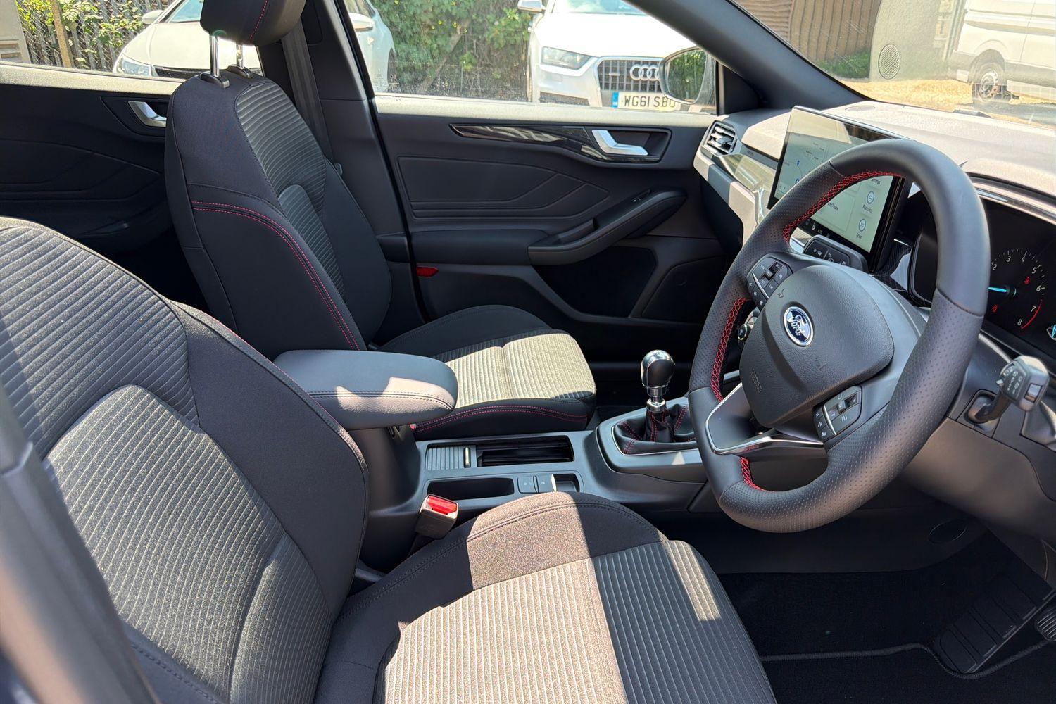 Ford Focus Photo 38