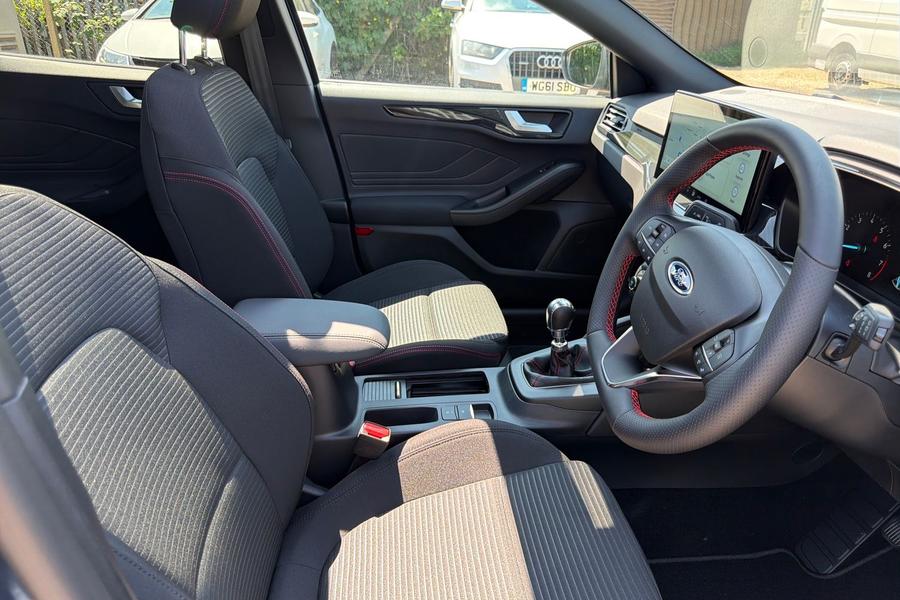 Ford Focus Photo autoimg-8ec71fb733f60109fb7636261c0f74da17428346.jpg