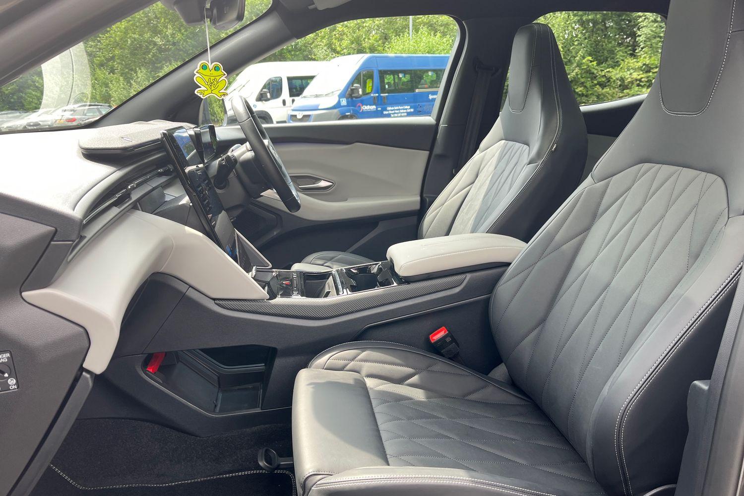 Ford Explorer Photo 18