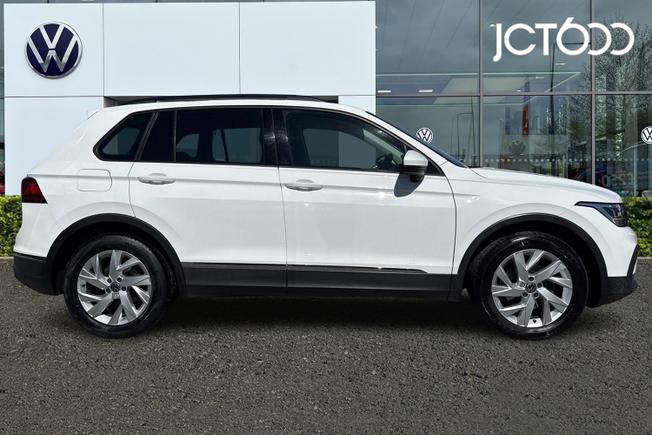 VOLKSWAGEN Tiguan Photo 4