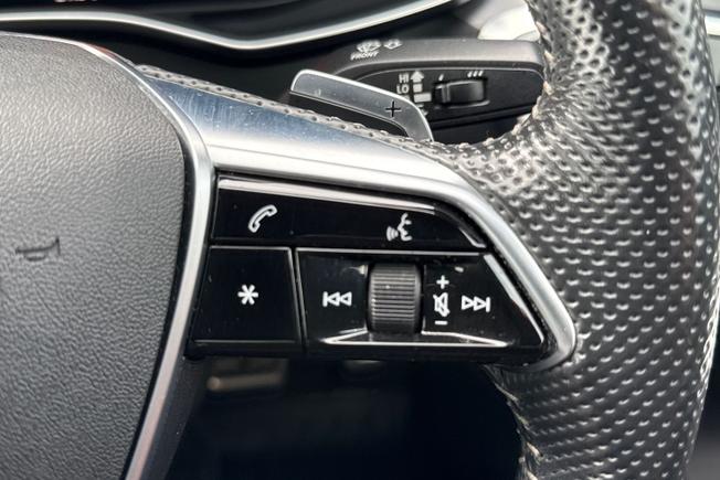 AUDI A6 Saloon Photo 17