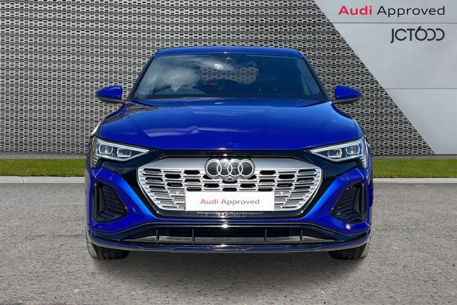 AUDI Q8 E-Tron Photo 8